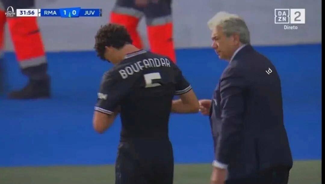 今晨西汉姆备战意大利杯，战术微调细节曝光，更衣室稳定，年轻球员得到机会 