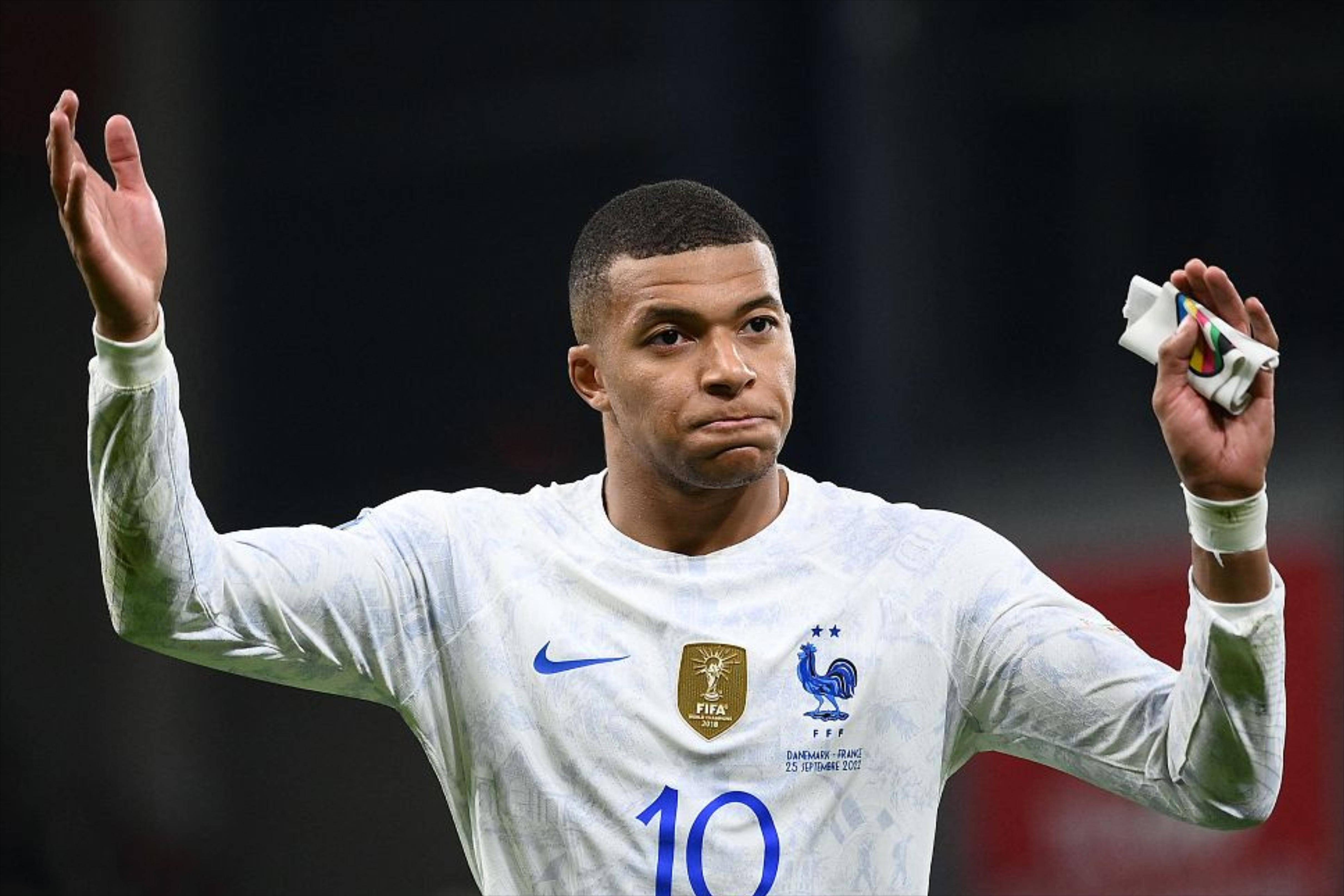 今晨西汉姆备战意大利杯，战术微调细节曝光，更衣室稳定，年轻球员得到机会 