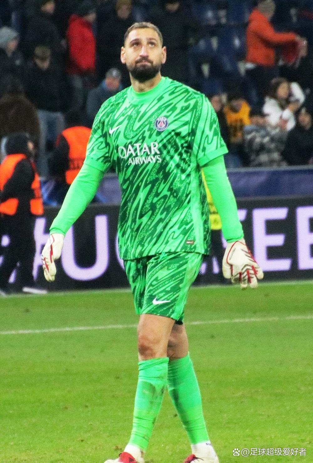 社区盾赛后再迎强敌，巴黎圣日耳曼防线松动，主帅态度——底气十足，更衣室氛围转暖的简单介绍