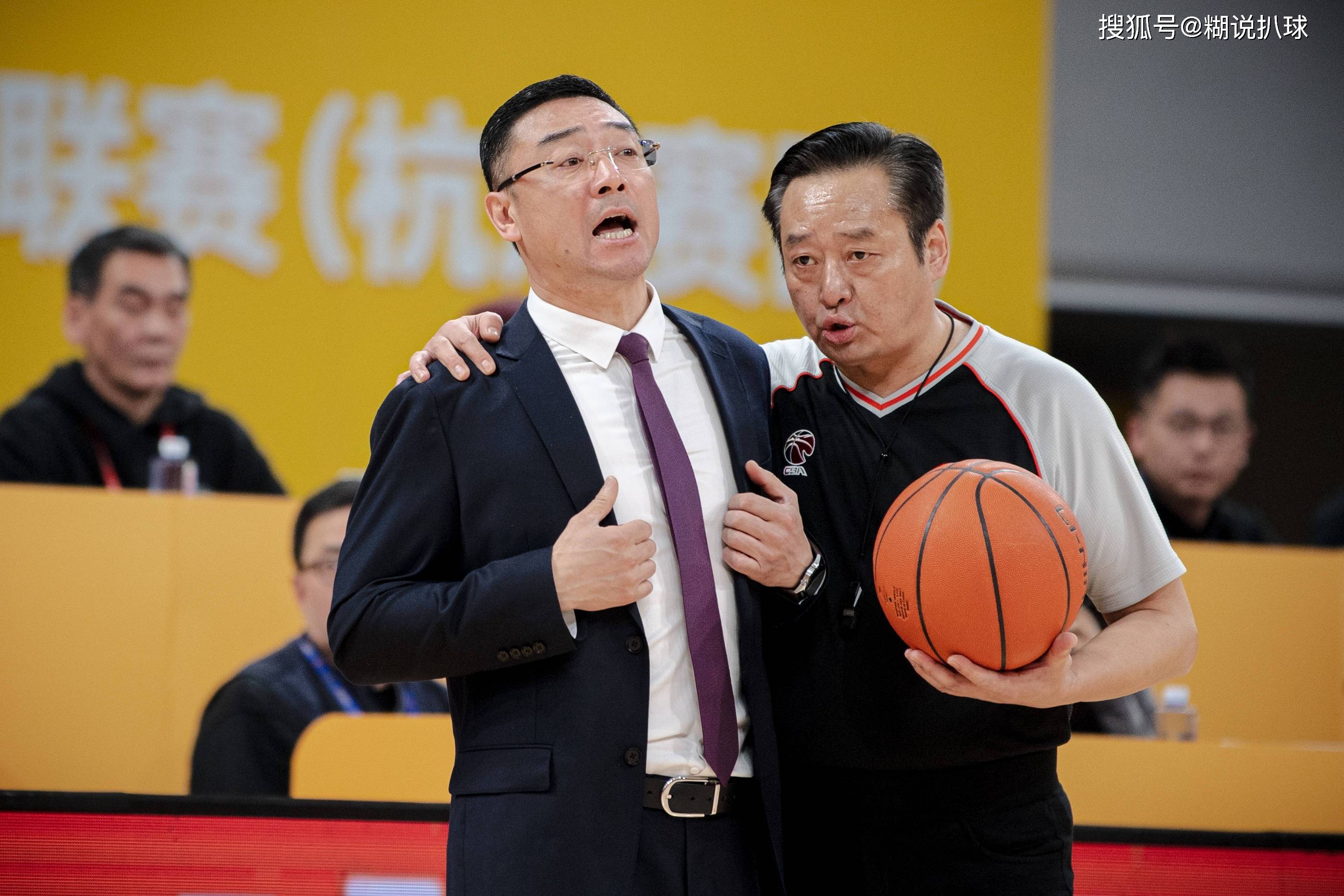 德甲赛前再迎强敌，广厦男篮豪取连胜，主帅态度——气氛紧张，临场指挥获称赞的简单介绍