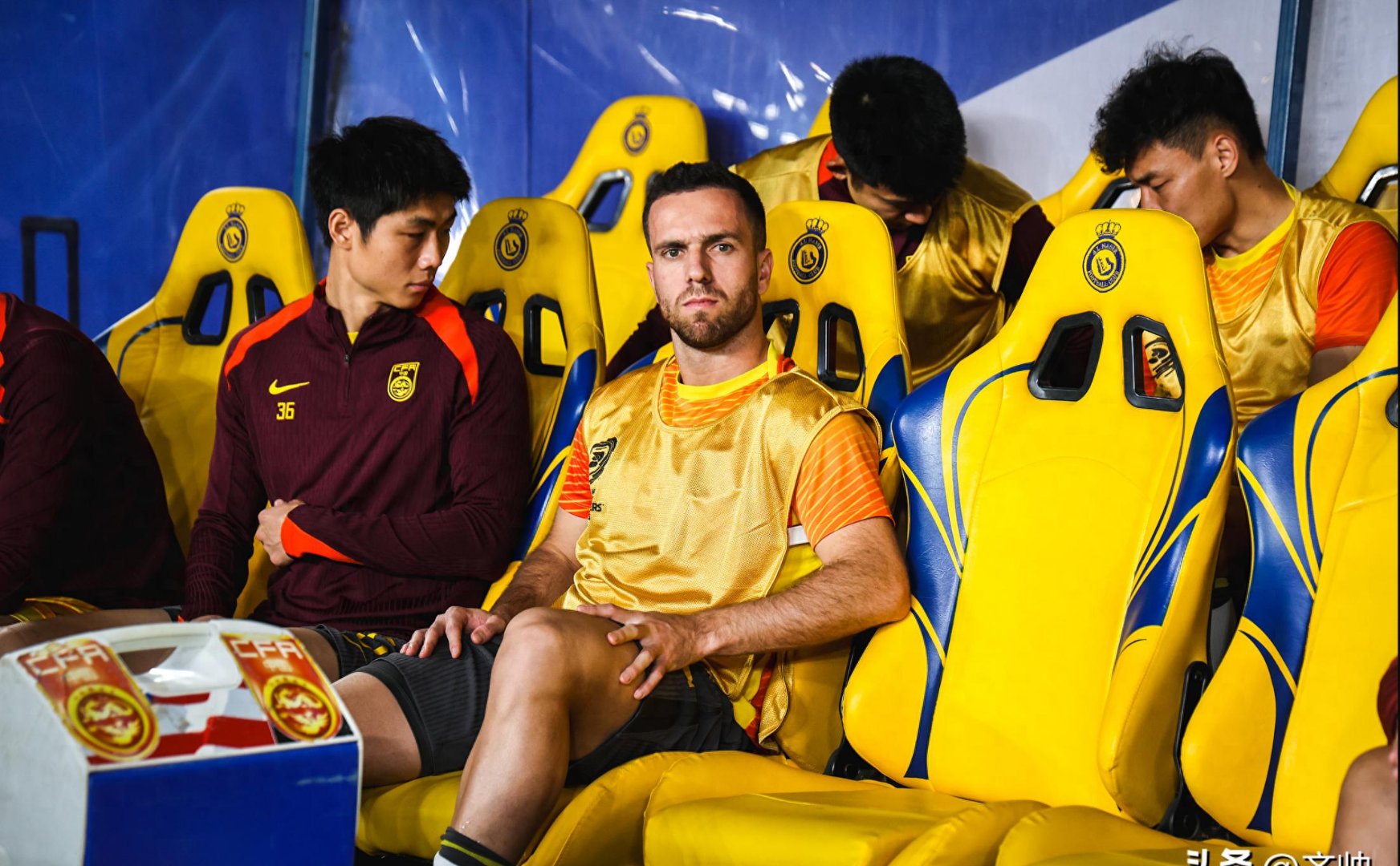 国际比赛日荷甲焦点战；皇家马德里内部沟通；更衣室稳定；控场能力受关注(拉玛西亚皇家马德里吧)