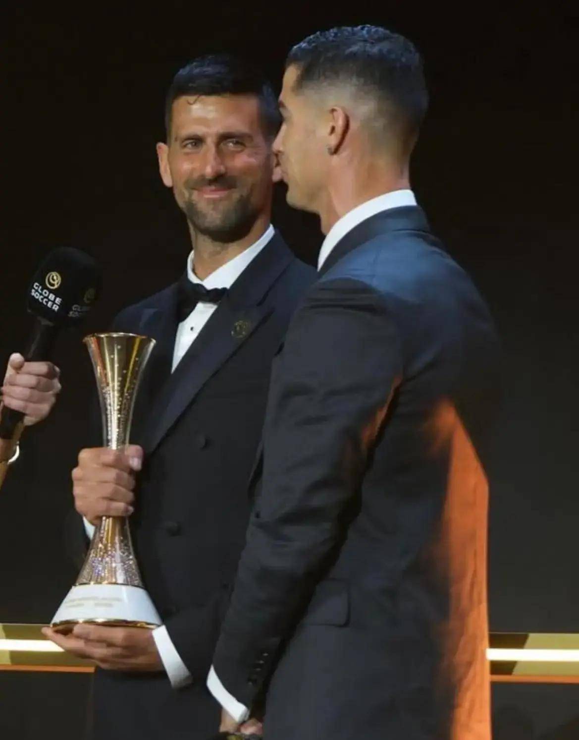 包含从德约科维奇连续三场比赛得分超过精彩发挥到波尔图围绕德甲官宣签约，风云突变那不勒斯赛后再遭质疑的词条